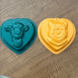 Heart-Shaped tigger and Pooh Cake Pans